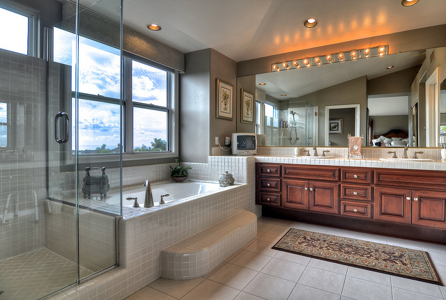 8-master-bath