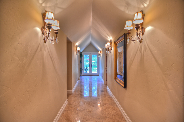hallway-r