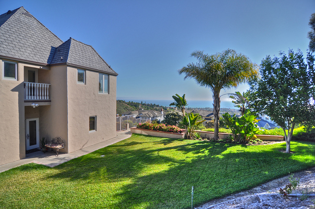 side-yard-r