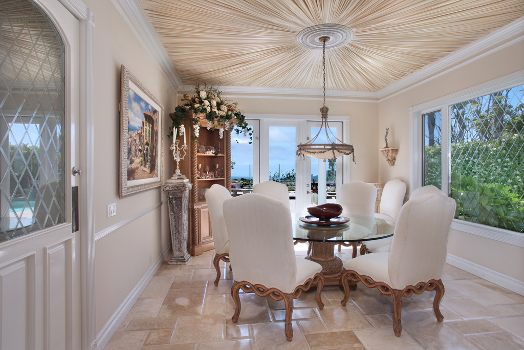 9-via-las-rosas-dining