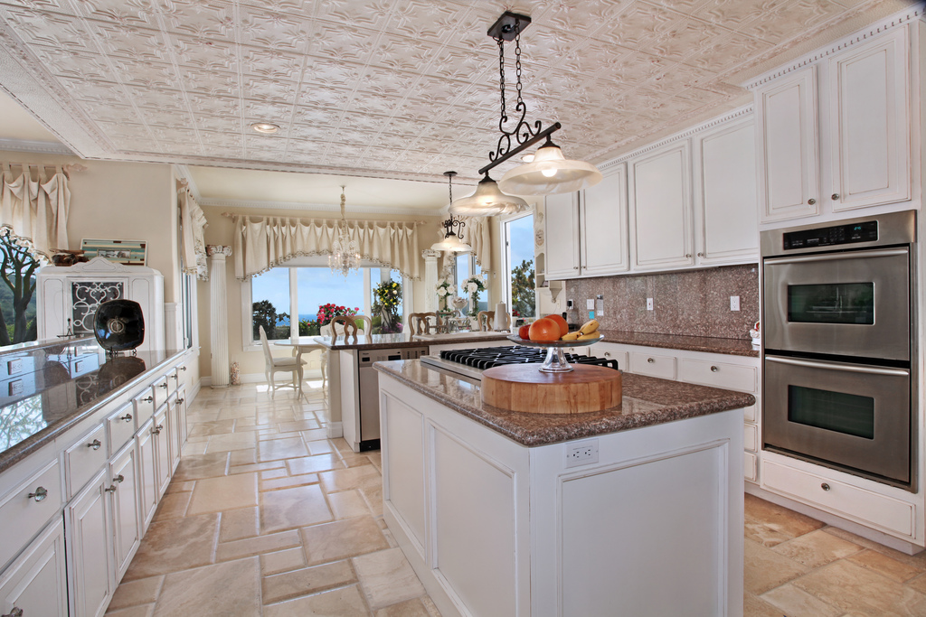 9-via-las-rosas-kitchen