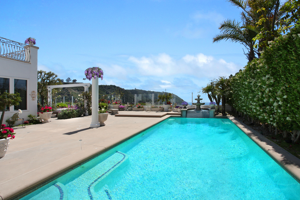 9-via-las-rosas-pool